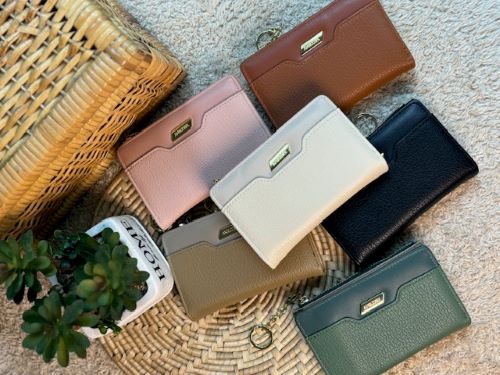 Essential Medium Flat Wallet